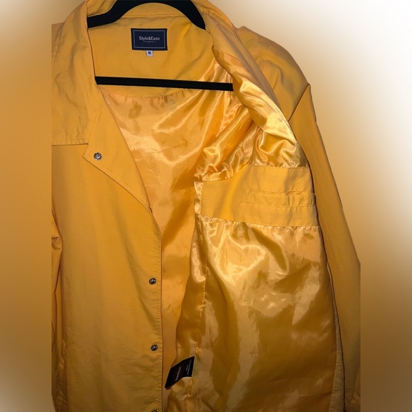 YELLOW WINDBREAKER - Picture 2 of 2